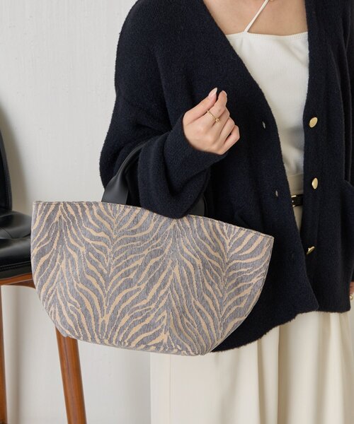 Jena espace merveilleux（ジェナ　エスパスメルヴェイユ）の「ジャガードトートバッグ（トートバッグ・レディース・ブラック/グレー・FREE）」の15枚目の写真
