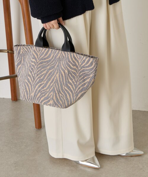 Jena espace merveilleux（ジェナ　エスパスメルヴェイユ）の「ジャガードトートバッグ（トートバッグ・レディース・ブラック/グレー・FREE）」の16枚目の写真