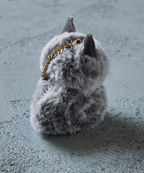 ふわふわファーまんまる目猫チャーム グローブホルダー（チャーム