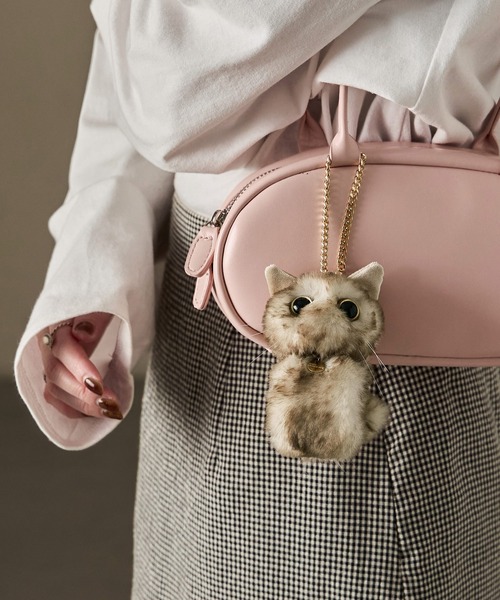 ふわふわファーまんまる目猫チャーム グローブホルダー（チャーム