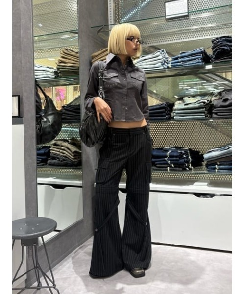 LAGUA GEM（ラグアジェム）の「EYELET POCKET COMPACT シャツ（シャツ/ブラウス・レディース・カーキ/チャコールグレー/アイボリー・FREE）」の21枚目の写真