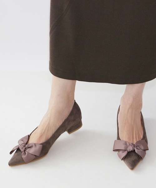 Fin（フィン）の「ポインテッドトゥリボンフラットシューズ【低反発スポンジ入り】（パンプス・レディース・シルバー/ブラック/グレー・24cm/23.5cm/23cm/22.5cm/25cm/24.5cm）」の13枚目の写真