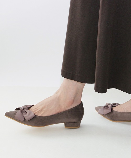 Fin（フィン）の「ポインテッドトゥリボンフラットシューズ【低反発スポンジ入り】（パンプス・レディース・シルバー/ブラック/グレー・24cm/23.5cm/23cm/22.5cm/25cm/24.5cm）」の14枚目の写真