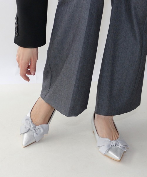 Fin（フィン）の「ポインテッドトゥリボンフラットシューズ【低反発スポンジ入り】（パンプス・レディース・シルバー/ブラック/グレー・24cm/23.5cm/23cm/22.5cm/25cm/24.5cm）」の18枚目の写真