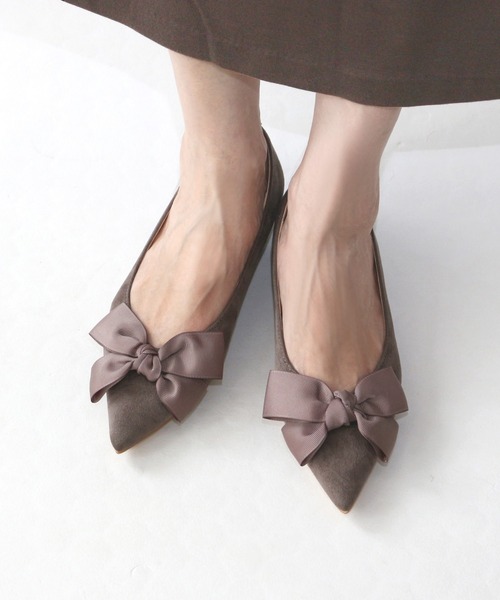 Fin（フィン）の「ポインテッドトゥリボンフラットシューズ【低反発スポンジ入り】（パンプス・レディース・シルバー/ブラック/グレー・24cm/23.5cm/23cm/22.5cm/25cm/24.5cm）」の22枚目の写真