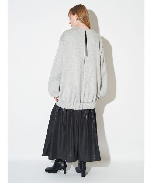 ELENDEEK（エレンディーク）の「フォームドッキングワンピース（ワンピース・レディース・ブラック/ブラウン/グレー・01/02）」の2枚目の写真