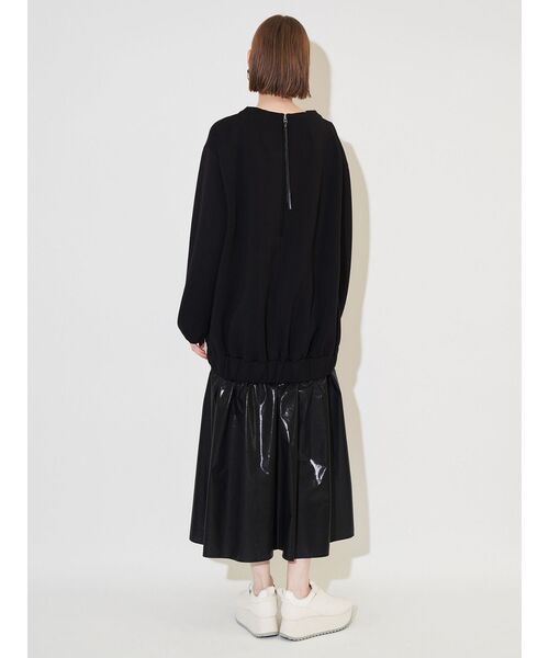 ELENDEEK（エレンディーク）の「フォームドッキングワンピース（ワンピース・レディース・ブラック/ブラウン/グレー・01/02）」の13枚目の写真