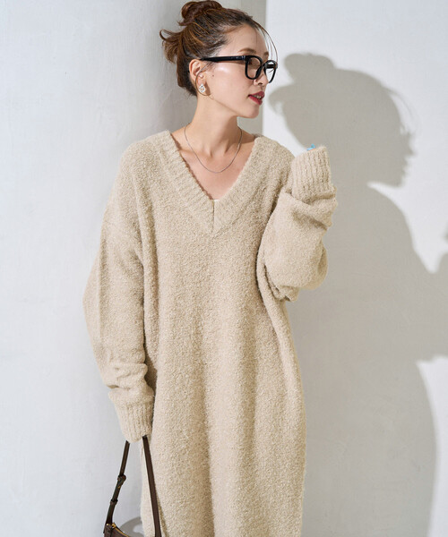 FREAK'S STORE(フリークスストア)の「限定展開 ミニ ブークレ Vネック ニット ワンピース(ワンピース・レディース・ブラック/ブラウン/ブルー/グレー/ナチュラル・フリ-)」の4枚目の写真