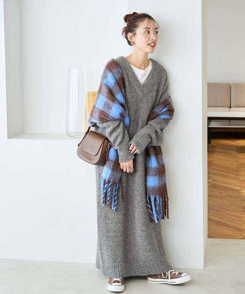 限定展開 ミニ ブークレ Vネック ニット ワンピース（ワンピース