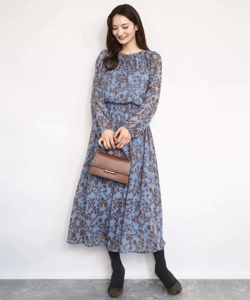 MK MICHEL KLEIN（エムケーミッシェルクラン）の「レトロ花柄ブラウス/洗える（シャツ/ブラウス・レディース・ライトブルー/ネイビー・38）」の4枚目の写真