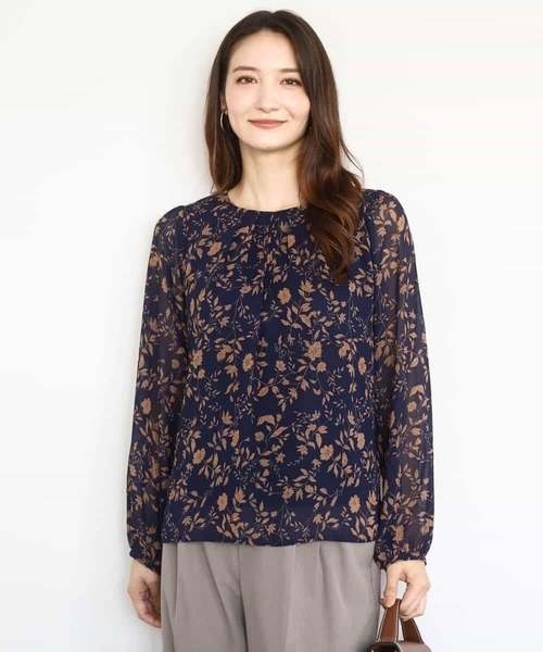 MK MICHEL KLEIN（エムケーミッシェルクラン）の「レトロ花柄ブラウス/洗える（シャツ/ブラウス・レディース・ライトブルー/ネイビー・38）」の8枚目の写真