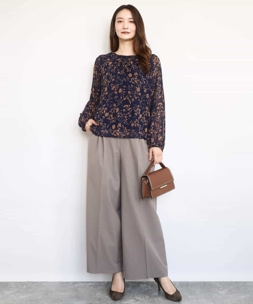 MK MICHEL KLEIN（エムケーミッシェルクラン）の「レトロ花柄ブラウス/洗える（シャツ/ブラウス・レディース・ライトブルー/ネイビー・38）」の11枚目の写真