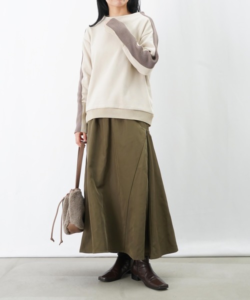 LUCA/LADY LUCK LUCA（ルカ/レディラックルカ）の「LC/LLL 裏毛袖ラインボトルネックニット（Tシャツ/カットソー・レディース・ブラック/ライトベージュ/グレー・FREE）」の6枚目の写真