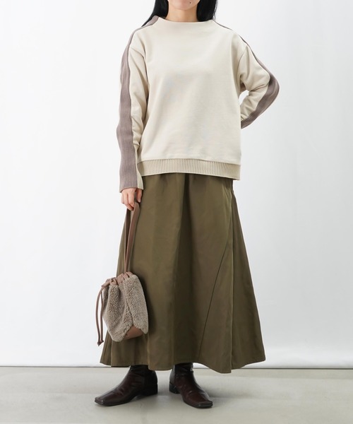 LUCA/LADY LUCK LUCA（ルカ/レディラックルカ）の「LC/LLL 裏毛袖ラインボトルネックニット（Tシャツ/カットソー・レディース・ブラック/ライトベージュ/グレー・FREE）」の9枚目の写真