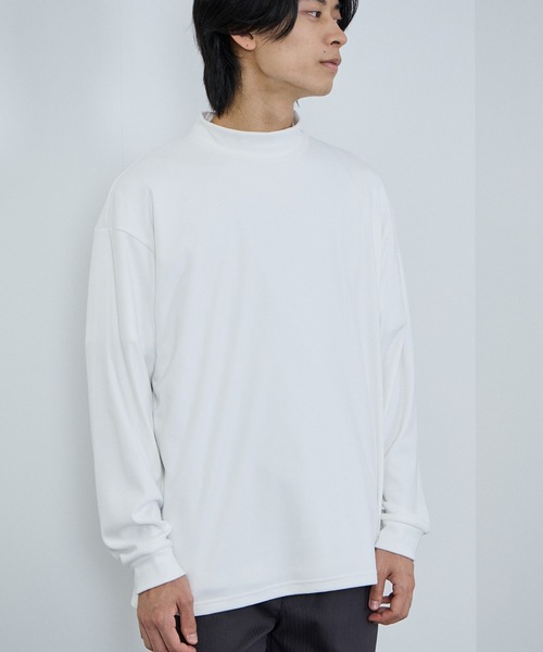 NAVY（ネイビー）の「NAVY MAC-HEAT シルキータッチモックネック（Tシャツ/カットソー・メンズ・ベージュ/グレー/オフホワイト/ブラック・L/M/S/XL）」の2枚目の写真