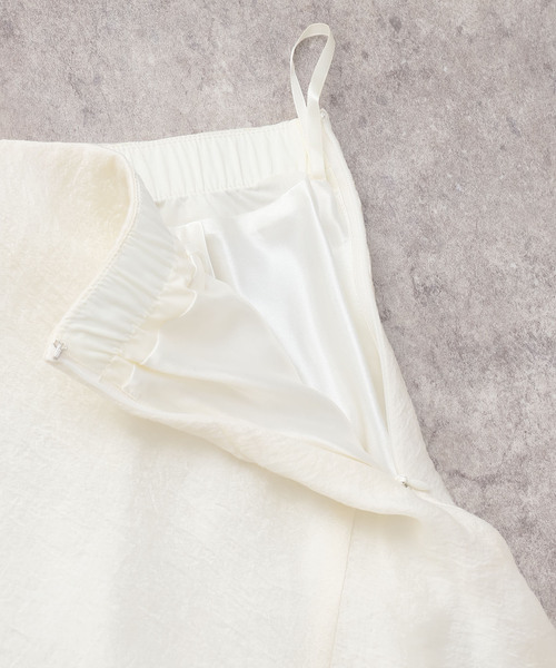 La TOTALITE(ラトータリテ)の「ラッフルシアーミディスカート(スカート・レディース・アイボリー/ブラウン・36/38)」の11枚目の写真