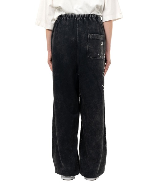 Maison MIHARA YASUHIRO(メゾンミハラヤスヒロ)の「【MIHARAYASUHIRO/ミハラヤスヒロ】EMBELLISHED BLEACHED PANTS(スウェットパンツ・メンズ・グレー/ブラック・46)」の4枚目の写真