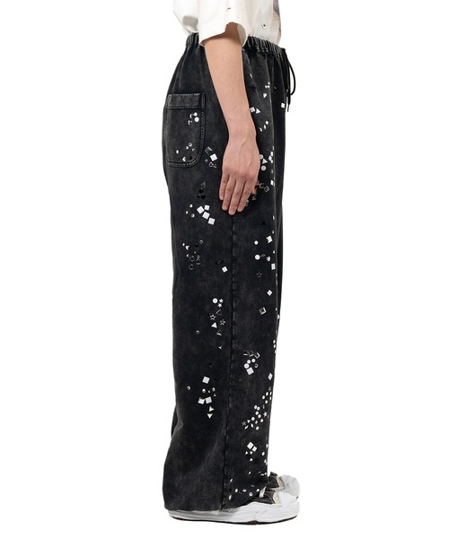 Maison MIHARA YASUHIRO(メゾンミハラヤスヒロ)の「【MIHARAYASUHIRO/ミハラヤスヒロ】EMBELLISHED BLEACHED PANTS(スウェットパンツ・メンズ・グレー/ブラック・46)」の5枚目の写真
