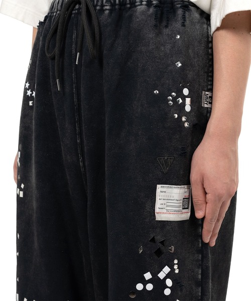 Maison MIHARA YASUHIRO(メゾンミハラヤスヒロ)の「【MIHARAYASUHIRO/ミハラヤスヒロ】EMBELLISHED BLEACHED PANTS(スウェットパンツ・メンズ・グレー/ブラック・46)」の6枚目の写真