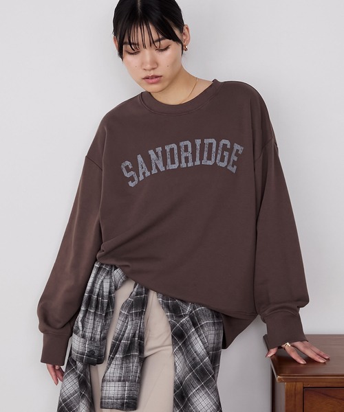 forksy.（フォルクシー）の「【forksy.】ヴィンテージライクロゴプリントオーバーサイズスウェット（スウェット・レディース・ブラック/ブラウン/ライトグレー/ナチュラル/チャコールグレー・FREE）」の4枚目の写真