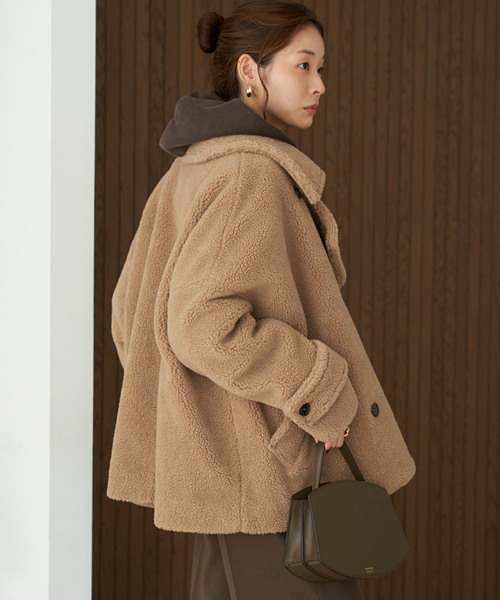 plage（プラージュ）の「TRADITIONAL WEATHERWEAR 別注 ECO FUR Pコート（ピーコート・レディース・キャメル/ブラック・FREE）」の4枚目の写真