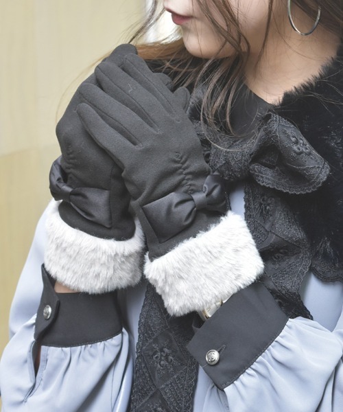 axes femme（アクシーズファム）の「配色サテンリボンファー手袋（手袋・レディース・ブラウン/ベージュ/ブラック・FREE）」の4枚目の写真