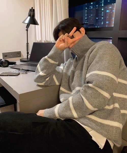 NOWLE（ノウル）の「【NOWLE】ハーフジップ リブ編み ボーダー プルオーバー ニット（ニット/セーター・メンズ・グレー・MEDIUM/LARGE/X-LARGE）」の4枚目の写真