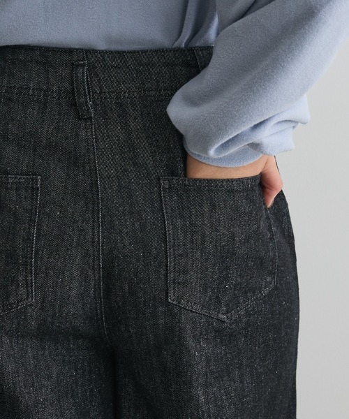 CRAFT STANDARD BOUTIQUE（クラフトスタンダードブティック）の「ロールアップ風ストレートデニムパンツ（デニムパンツ・レディース・ブラック/インディゴブルー・L/M）」の20枚目の写真