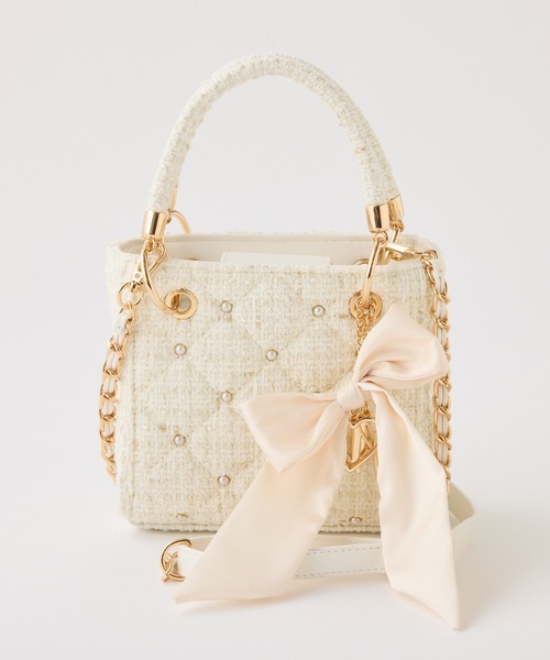 ®*️様 pium チャーム付きキルティングミニショルダー　アイボリー チャーム付きキルティングミニショルダー – pium