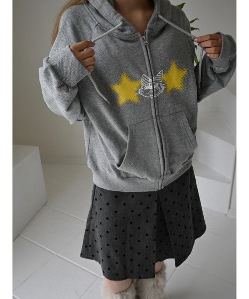 lanan select（ラナンセレクト）の「ショート丈ボリュームシルエットパーカー / Cropped Oversized Hoodie（パーカー・レディース・グレー・FREE）」の3枚目の写真