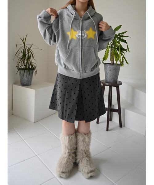 lanan select（ラナンセレクト）の「ショート丈ボリュームシルエットパーカー / Cropped Oversized Hoodie（パーカー・レディース・グレー・FREE）」の6枚目の写真