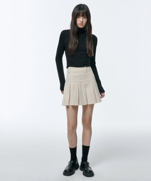 MUSINSA STANDARD WOMAN（ムシンサスタンダードウーマン）の「ウィメンズ コーデュロイ プリーツ ミニスカート [クリーム]（スカート・レディース・その他・SMALL/MEDIUM/LARGE/X-SMALL）」の2枚目の写真