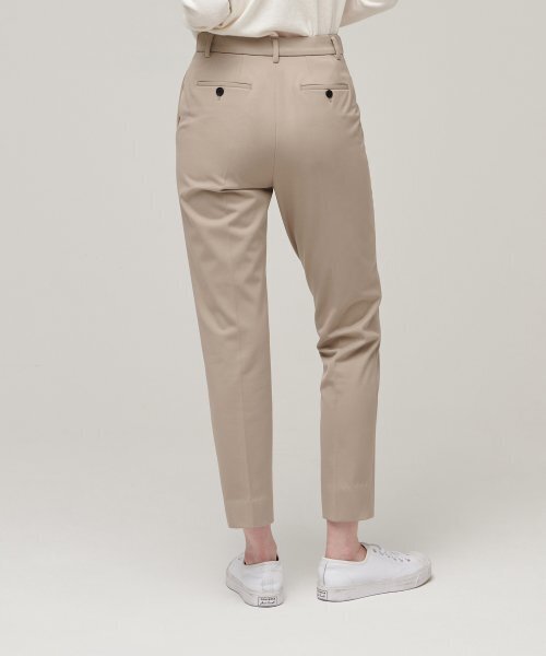 MUSINSA STANDARD WOMAN(ムシンサスタンダードウーマン)の「レディースヘビーウェイトインナーウェアスリムストレート隠しバンディングスラックス【ベージュ】(スラックス・レディース・その他・32/30/31/24/26/27/28/29)」の2枚目の写真