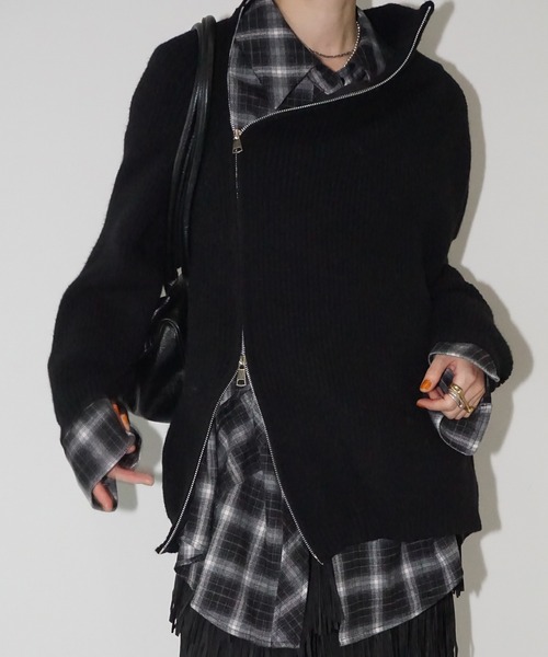 chuclla（チュクラ）の「サイドジップ ハイネックリブニット chw25a132（ニット/セーター・レディース・ベージュ/ブラック/グレー・FREE）」の2枚目の写真