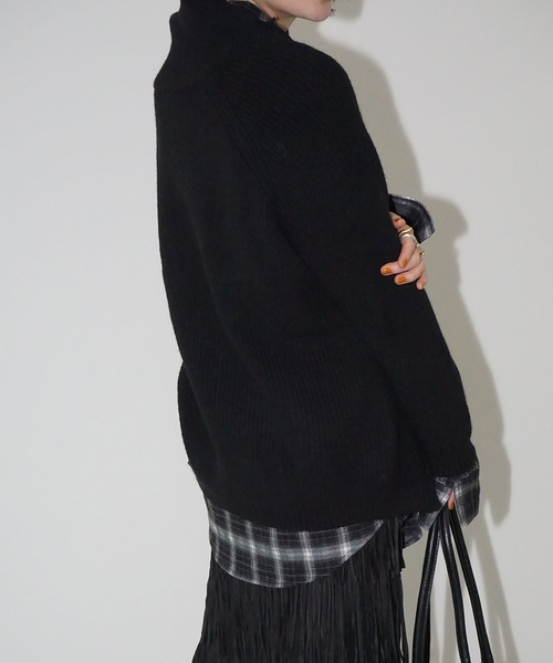 chuclla（チュクラ）の「サイドジップ ハイネックリブニット chw25a132（ニット/セーター・レディース・ベージュ/ブラック/グレー・FREE）」の10枚目の写真