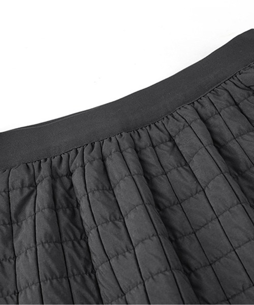 ONEP STAR(ワンピスター)の「スリット入りキルティングスカート(スカート・レディース・ブラック/ベージュ・SMALL/MEDIUM/LARGE)」の14枚目の写真