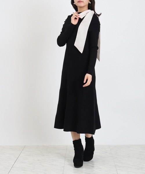 ASTORIA ODIER（アストリアオディール）の「アシメリボンオフショルニットワンピース（ワンピース・レディース・チャコールグレー/ブラック/ピンクベージュ/ワイン・MEDIUM）」の2枚目の写真