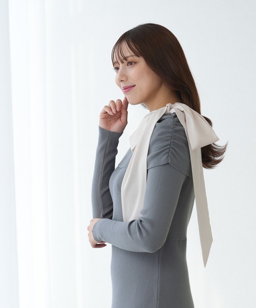 ASTORIA ODIER（アストリアオディール）の「アシメリボンオフショルニットワンピース（ワンピース・レディース・チャコールグレー/ブラック/ピンクベージュ/ワイン・MEDIUM）」の11枚目の写真