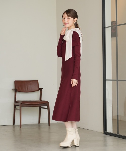 ASTORIA ODIER（アストリアオディール）の「アシメリボンオフショルニットワンピース（ワンピース・レディース・チャコールグレー/ブラック/ピンクベージュ/ワイン・MEDIUM）」の13枚目の写真