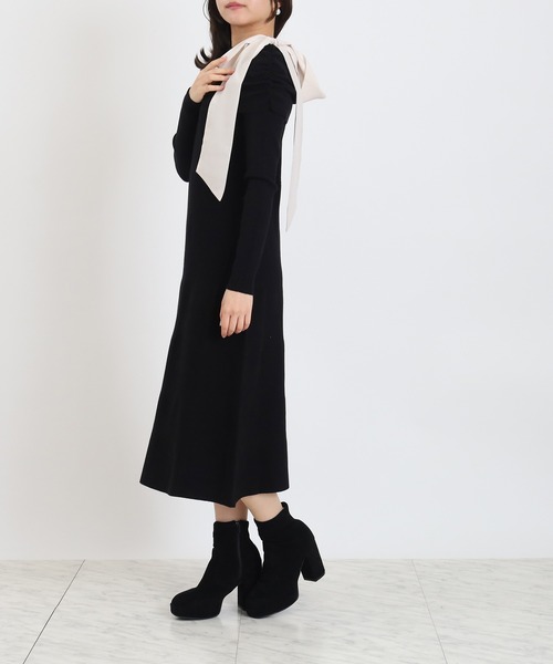 ASTORIA ODIER（アストリアオディール）の「アシメリボンオフショルニットワンピース（ワンピース・レディース・チャコールグレー/ブラック/ピンクベージュ/ワイン・MEDIUM）」の19枚目の写真