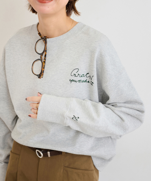 JOURNAL STANDARD relume（ジャーナルスタンダード　レリューム）の「《追加》刺繍ロゴスウェット（スウェット・レディース・レッド/チャコールグレー/ネイビー・FREE）」の2枚目の写真