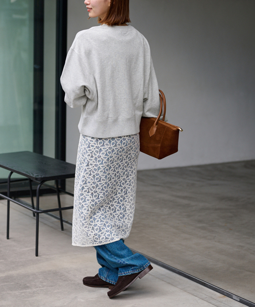 JOURNAL STANDARD relume（ジャーナルスタンダード　レリューム）の「《追加》刺繍ロゴスウェット（スウェット・レディース・レッド/チャコールグレー/ネイビー・FREE）」の9枚目の写真