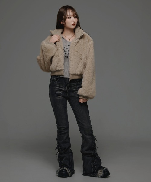 .KOM(ドットコム)の「『.KOM/ドットケーオーエム』スタンドカラーファーJKT【GC】(ブルゾン・レディース・ブラック/ベージュ・FREE)」の9枚目の写真