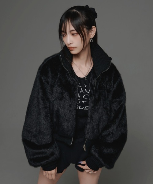 .KOM(ドットコム)の「『.KOM/ドットケーオーエム』スタンドカラーファーJKT【GC】(ブルゾン・レディース・ブラック/ベージュ・FREE)」の3枚目の写真