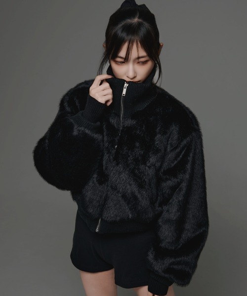 .KOM(ドットコム)の「『.KOM/ドットケーオーエム』スタンドカラーファーJKT【GC】(ブルゾン・レディース・ブラック/ベージュ・FREE)」の4枚目の写真