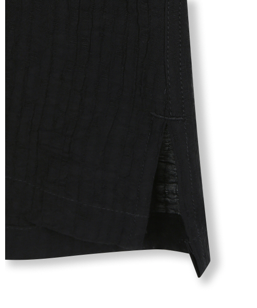 BESLOW（ビースロー）の「クリンクルテクスチャーハーフシャツ ブラック（シャツ/ブラウス・レディース・その他・SMALL/MEDIUM/LARGE）」の6枚目の写真