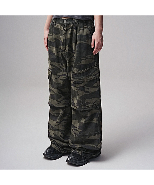 ZENDUST(ジェンダスト)の「Ginyu Big Pocket Cargo Pants DEEP CAMO(その他パンツ・レディース・ダークカーキ・X-SMALL/SMALL/MEDIUM/LARGE/X-LARGE)」の1枚目の写真