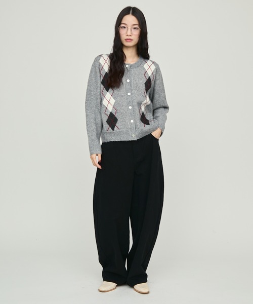 NUJOH(ヌゾ)の「Argyle Pattern Knit Cardigan / アーガイルパターンニットカーディガン(カーディガン/ボレロ・レディース・グレー/アイボリー/ネイビー・FREE)」の7枚目の写真