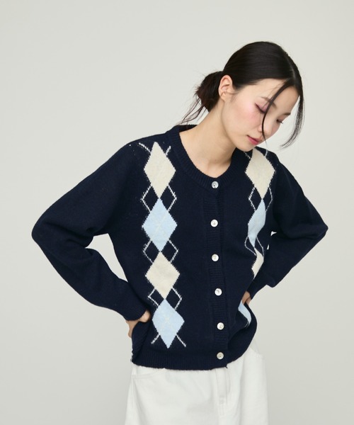 NUJOH(ヌゾ)の「Argyle Pattern Knit Cardigan / アーガイルパターンニットカーディガン(カーディガン/ボレロ・レディース・グレー/アイボリー/ネイビー・FREE)」の8枚目の写真