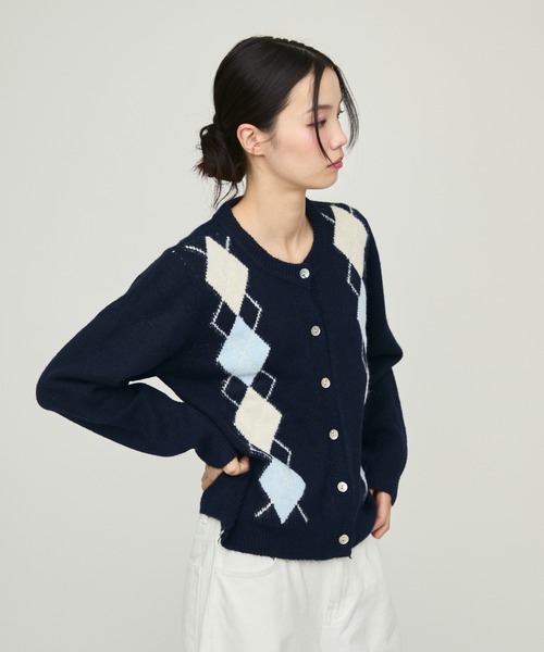 NUJOH(ヌゾ)の「Argyle Pattern Knit Cardigan / アーガイルパターンニットカーディガン(カーディガン/ボレロ・レディース・グレー/アイボリー/ネイビー・FREE)」の9枚目の写真